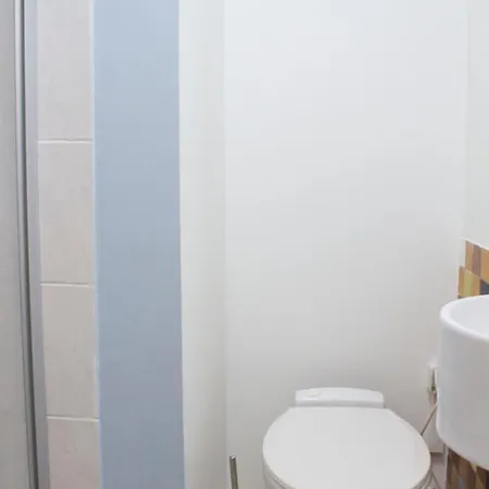 Hostnfly - Superb Under The Roofs Apartment *